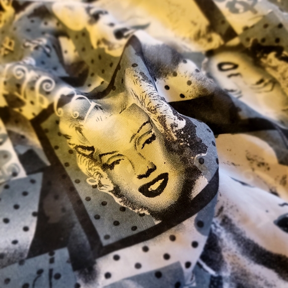 MARILYN MONROE Scarf, Size: 68" x 54", Color: Black/ Grey - Picture 3 of 4